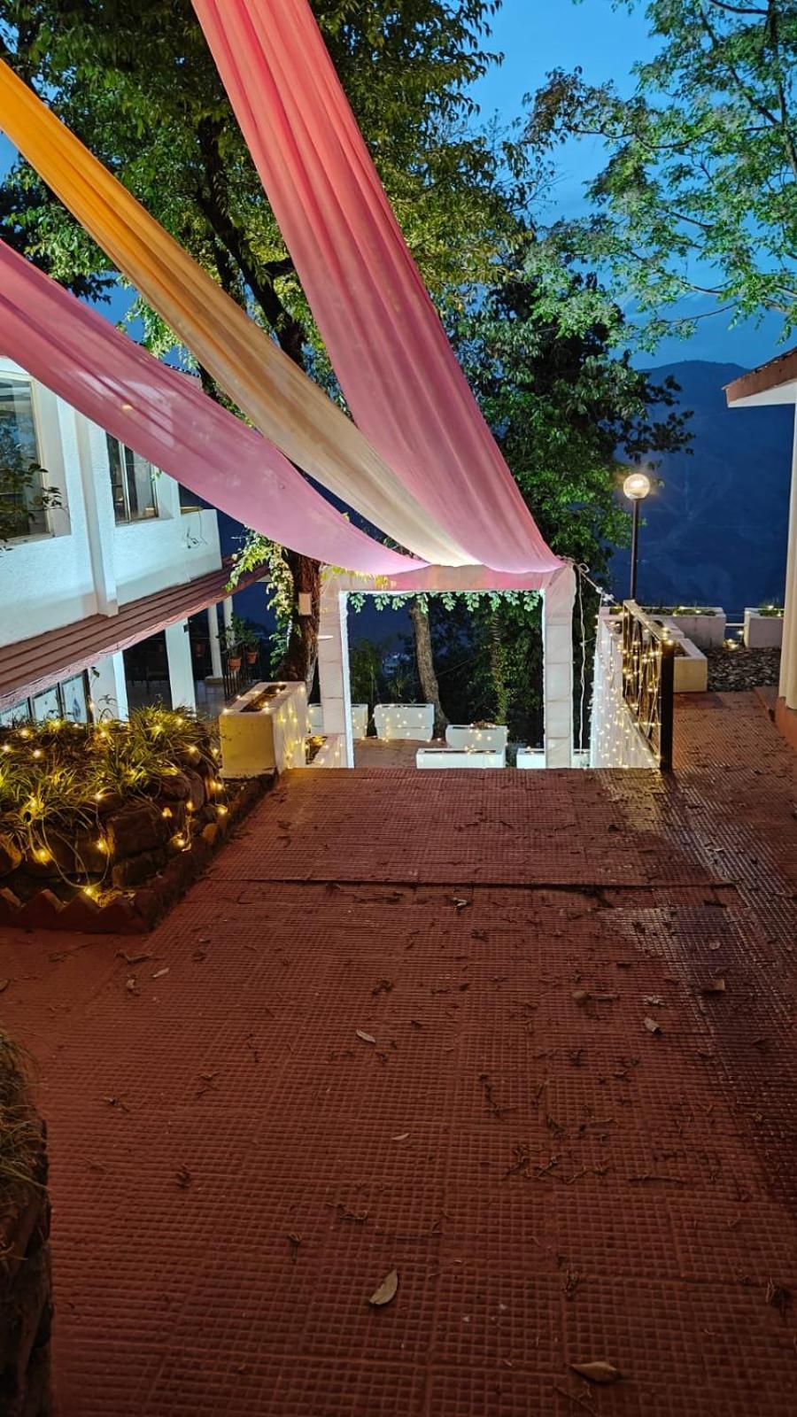 Surbee Resort Masuri Exterior foto